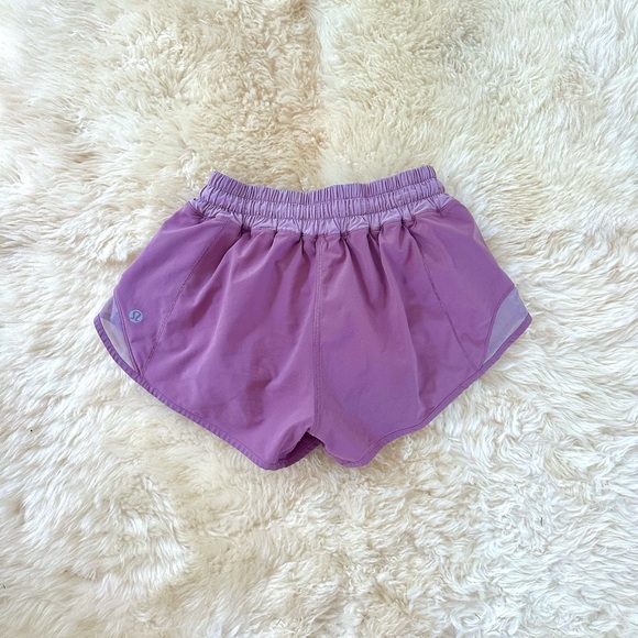 Lululemon Hotty Hot Short II *2.5" two toned purple and pink size 2 - Picture 2 of 3